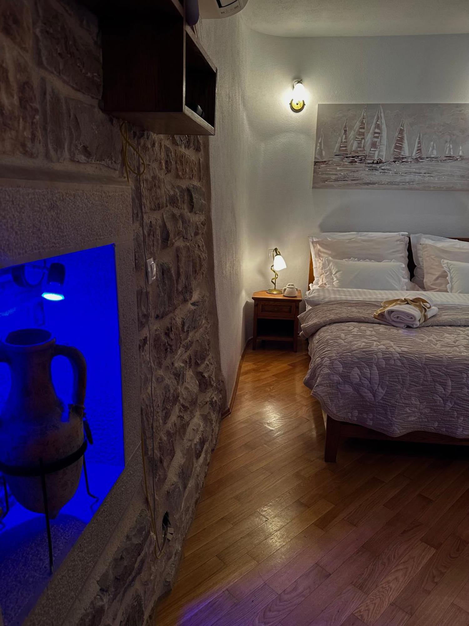 Diocletian Wine Studio Apartment II สปลิท ภายนอก รูปภาพ