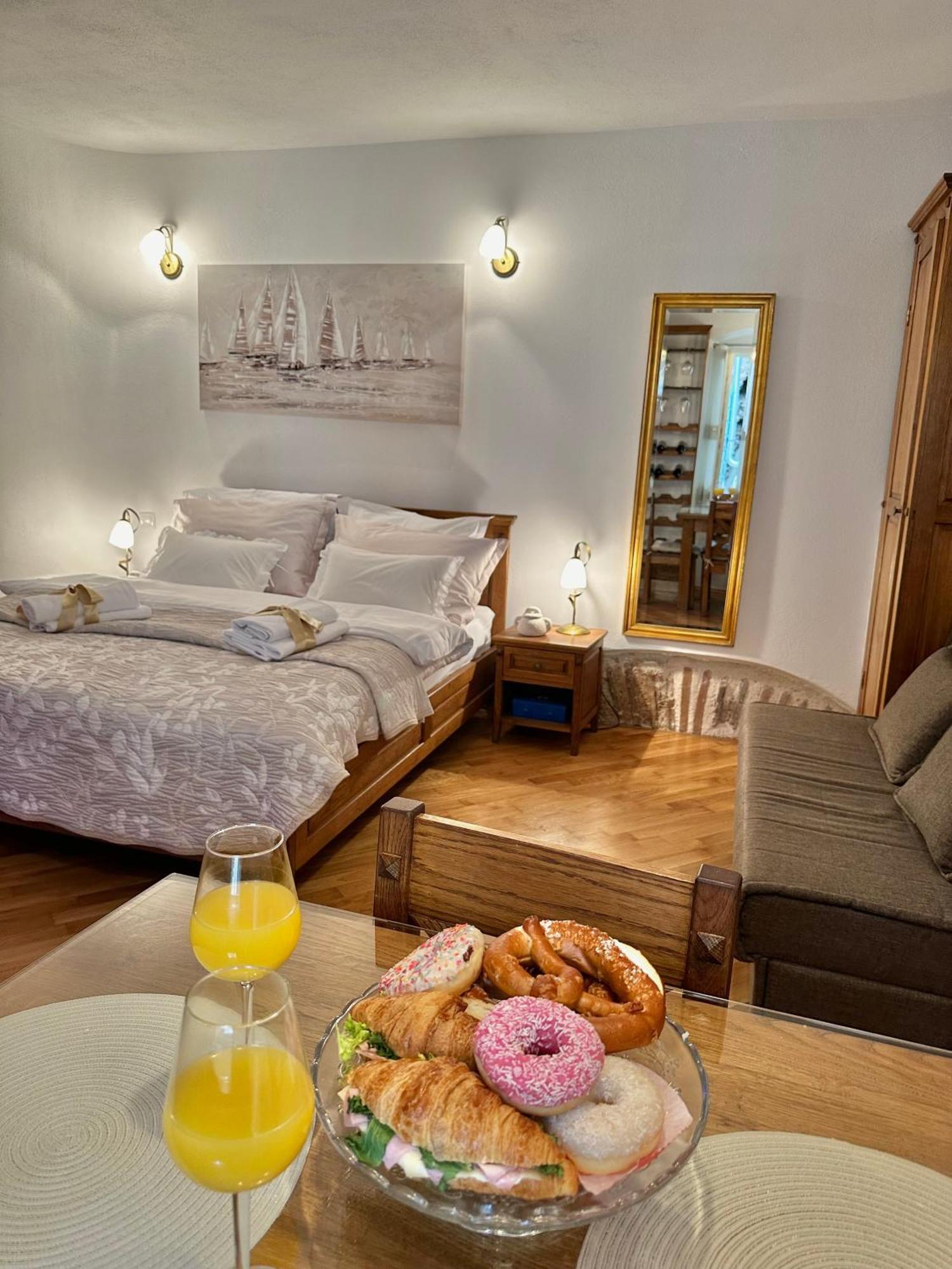 Diocletian Wine Studio Apartment II สปลิท ภายนอก รูปภาพ
